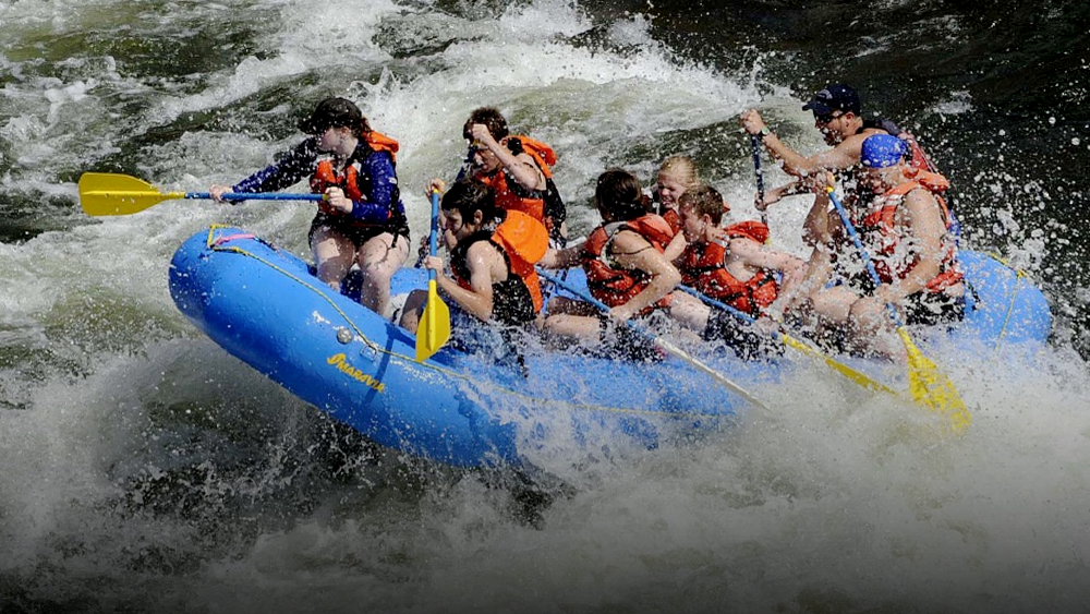 Menantang Adrenalin Dalam Arung Jeram