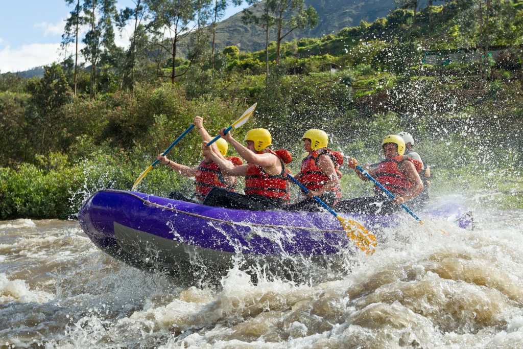 Menantang Adrenalin Dalam Arung Jeram